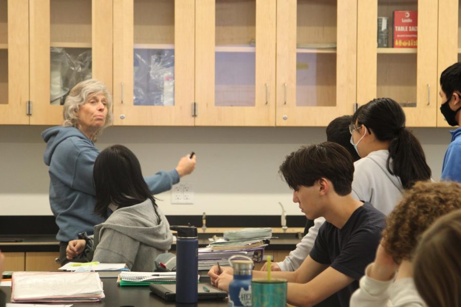 Dr. Stahl teaches her physiology class. The longtime Encinal teacher also instructs the popular Biotechnology course.