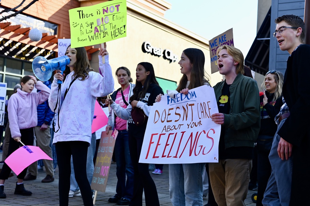 Protests in South Shore Alameda following Trump's Inauguration